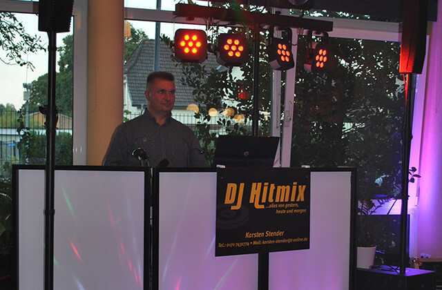 DJ Hitmix on tour